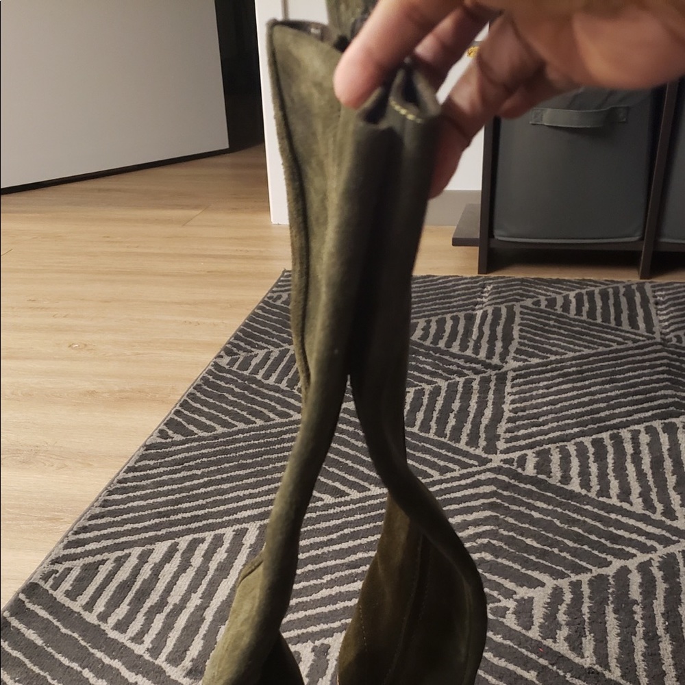 Boots (suede).